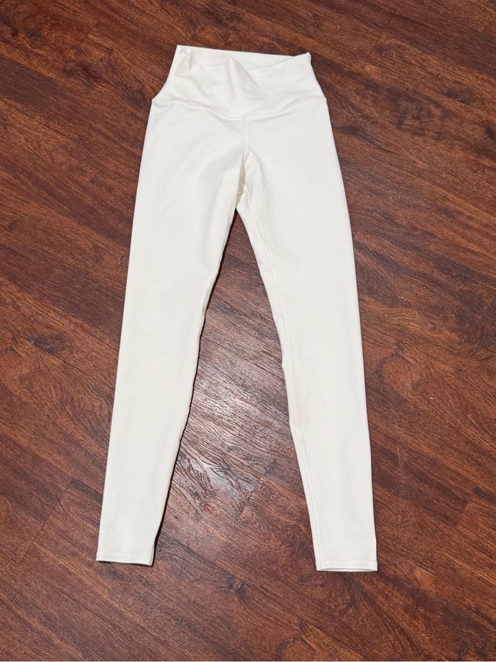 Alo Yoga size small High-Waist white Leggings
